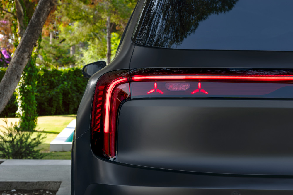 Mercedes-Benz GLB sneak peek